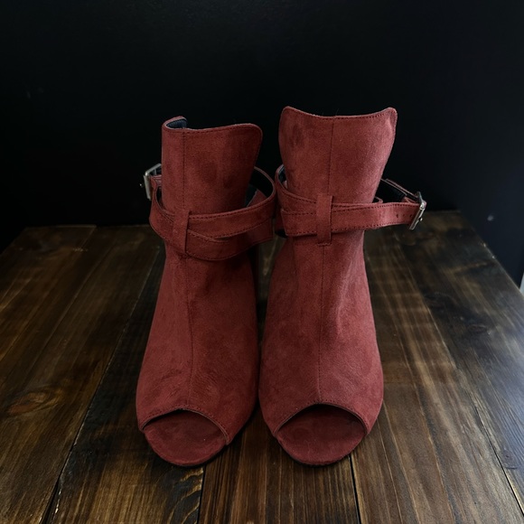 Dark rust red suede open toe bootie - Picture 2 of 3